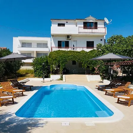 Villa Marija - Dive Into Your Holiday Dreams Pirovac