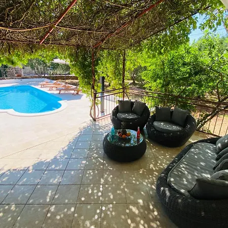 Villa Marija - Dive Into Your Holiday Dreams Pirovac