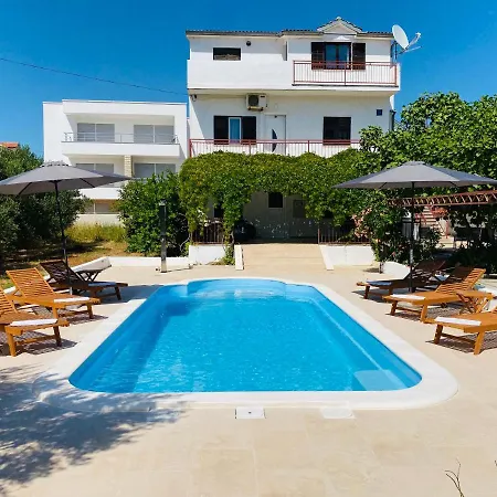 Villa Marija - Dive Into Your Holiday Dreams Pirovac
