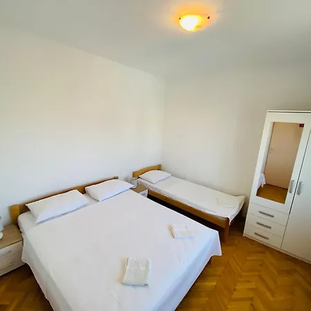 Villa Marija - Dive Into Your Holiday Dreams Pirovac