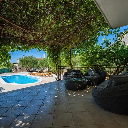 Villa Marija - Dive Into Your Holiday Dreams Pirovac